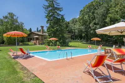 Maison de vacances privée avec Wifi, piscine privée, Tv, balcon, parking, près de San Gimignano