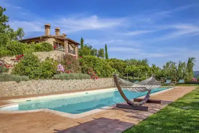 Image de Bel appartement avec piscine, Wifi, Tv, patio, animaux admis, vue panoramique et parking