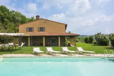 Maison de vacances privée avec Wifi, piscine privée, Tv, balcon, vue panoramique, près de Arezzo