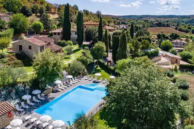 Image de Appartement dans une maison de vacances avec Wifi, climatisation, piscine, Tv, patio, parking
