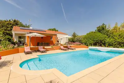Image de Maison de vacances privée avec Wifi, piscine privée, Tv, terrasse, animaux admis, parking