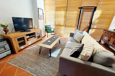 Image de Fremantle Terrace Trendy Primaries Complex vit comme un local!