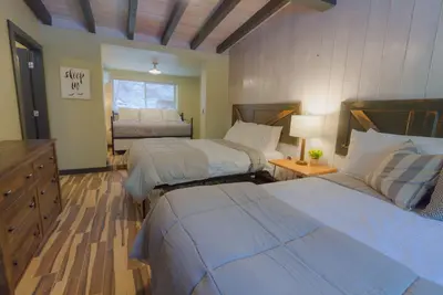 Image de Destination @ Oak Creek Cabin 5