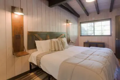 Image de Destination @ Oak Creek Cabin 4