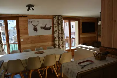Image de 100 m2 le col des Rochilles / 10 personnes 4**** au centre de Valloire