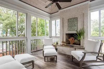 Image de Accès exécutif à la maison! Voiturette de golf!