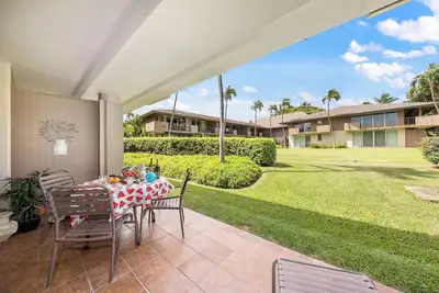 Image de El J111 -Beautiful Remodeled Studio - À pied de la plage de Kaanapali et de Black Rock