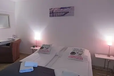 Image de Studio Appartement (65 qm) Terrasse, 1 Wohn-Schlafzimmer, 1 sep. Kinderzimmer, 1 Badezimmer, Wlan, max 4 Personen