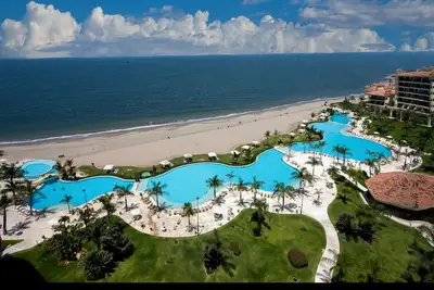 Luxe sur la plage au Bay View Grand - Emplacement! Lieu! Lieu!