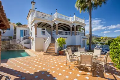Image de Belle villa avec piscine privée à Puerto Banus, Marbella, Espagne