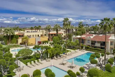 Image de 3 Bd Family condo à quelques minutes du centre-ville de Palm Springs