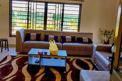 Image de Magnifique maison neuve de 3 chambres entièrement meublée, maison à Lusaka, A \/ C, valeur WiFi!