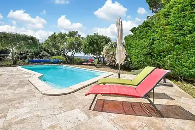 Image de Homerez - Villa envoûtante avec piscine privée à Eyragues