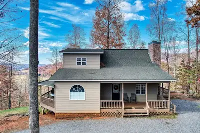 Image de Mossy Oaks Manor 5 Br / 4 Ba Spa, table de billard, Internet.