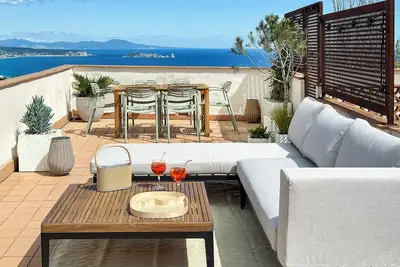 Image de Begur Sunset, 2 bedroom loft close to the center of Begur. With terrace and gorgeous sea views (H42)