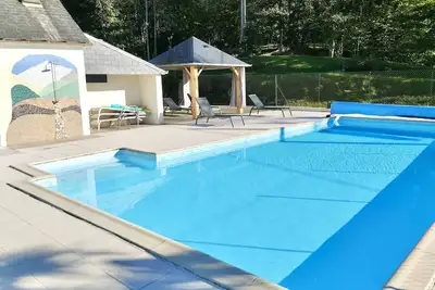 Image de Gite au pied des Pyrénées, piscine chauffée, Wifi, salle jeux - remise en forme