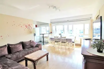 Image de BedinReims2 Superbe 110m² 4chb/2sdb +parking gratuit centre Ideal 8 pers