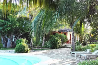 Image de Villa avec personnel de service à 150 mètres de la mer