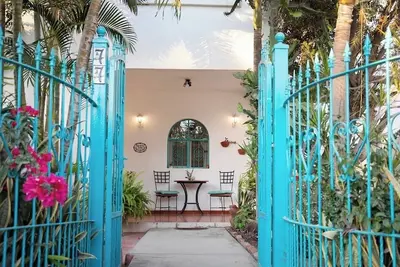Image de Los Sueños - belle maison à 1 pâté de maisons de la plage - sûr, calme et propre.