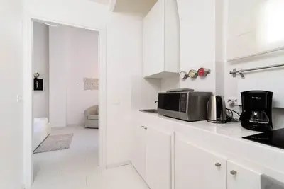 Image de Appartement blanc Colisée avec balcon