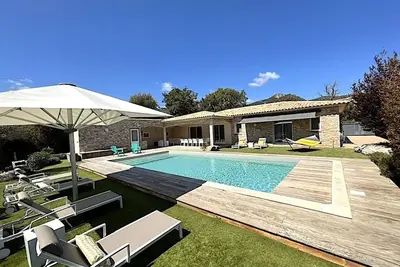 Image de Villa Récente Climatisée - 10 Couchages-3 SdB-Pool-House + Piscine chauffée 28 °