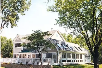 Image de Retraite spacieuse du lac Powers