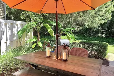 Image de \"Ocean 6\" près du village et de la plage * meilleur nettoyeur! 2 lits king 50 \"tv * unité design