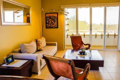 Image de Profitez du printemps à Los Cabos! Plage et ville très bien situées à vos pas!