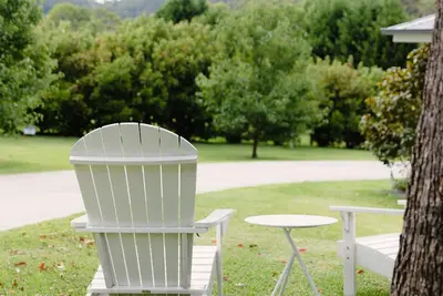 Image de Magnolia Cottage - Cottage rural près de Terrigal et de la plage de Wamberal