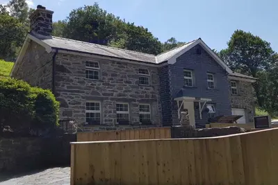 Image de Superbe propriété d'auto-restauration au bord du parc national de Snowdonia