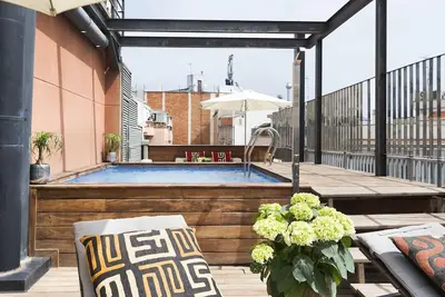 Image de Quartier Gothique 3 pièces 8 pax avec piscine et balcon - WiFi gratuit