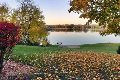 Image de 4 acres de bord de lac privé - Fox Chain Of Lakes - 1 heure de Chicago