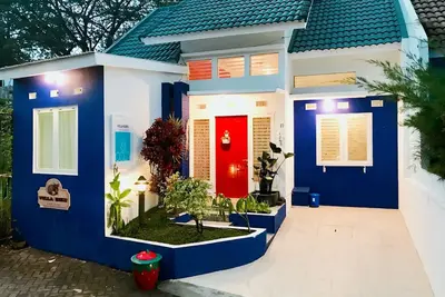 Image de Villa 3 Br, Ă 1 minute du parc Jatim 2, Wi-Fi rapide