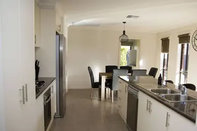 Image de Détendez-vous dans les falaises rouges.