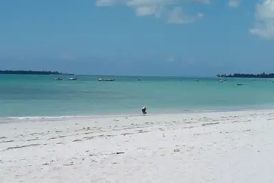 Image de Villa sur la plage sur une plage privée nacrée immaculée embrassée par l'océan Indien émeraude