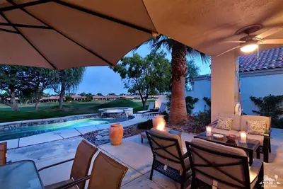 Image de Maison de luxe avec piscine chauffée et spa