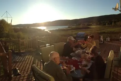 Image de ! ! Jacuzzi! ! - Explorateurs, famille et motoneigistes - Bord du parc du Gros Morne