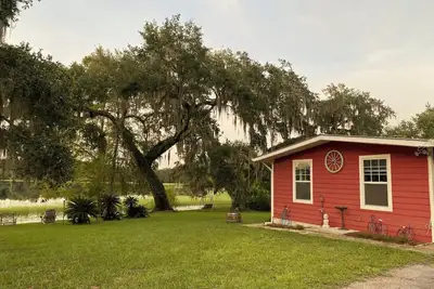 Image de «Lotus Point» Lake House Getaway sur quatre acres rustiques