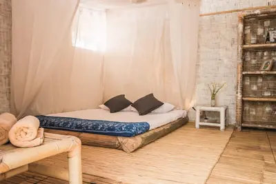 BambooHouse / 2br / Fan / 4Personnes / Yoga / GiliMeno / 5minutesbeach