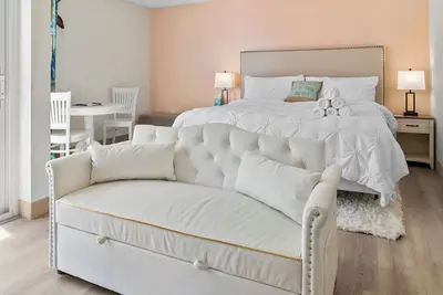 Image de Studio avec vue sur la mer ~ Bay Watch 1910