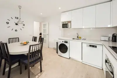 Image de Apt Moderne Avec Emplacement IDÉAL À CÔTÉ De La Gare D'Atocha