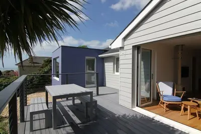 Image de Luxe, maison élégante avec jardin, vue sur la mer et parking. Internet Wifi, Sky Hd