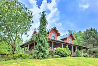 Image de Cabane de montagne avec bain à remous, vue sur la montagne, foyer, et plus encore! Comprend Biltmore!
