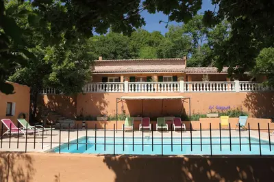 Image de Villa Tout Confort Vue Sur Le Luberon. Piscine CHAUFFÉE Mai Et Septembre A 26 °