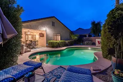 Image de Réservez maintenant pour des tarifs spéciaux! ! ! Belle maison de 3 chambres avec piscine / spa