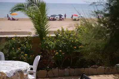 Image de trois fontaines sur la mer wi-fi