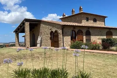 Image de Fantastique villa jumelée avec terrasse panoramique et piscine près de Volterra