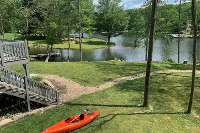 Image de Incroyable propriété au bord du lac avec bain à remous toute l'année; Apportez toute la famille