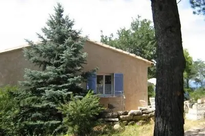 Image de Appartement 'les écureuils' à Bonnieux au cœur du luberon à la campagne