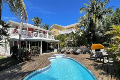 Image de Canal Propriété Avec Dock / Gated Community / résidentiel seulement